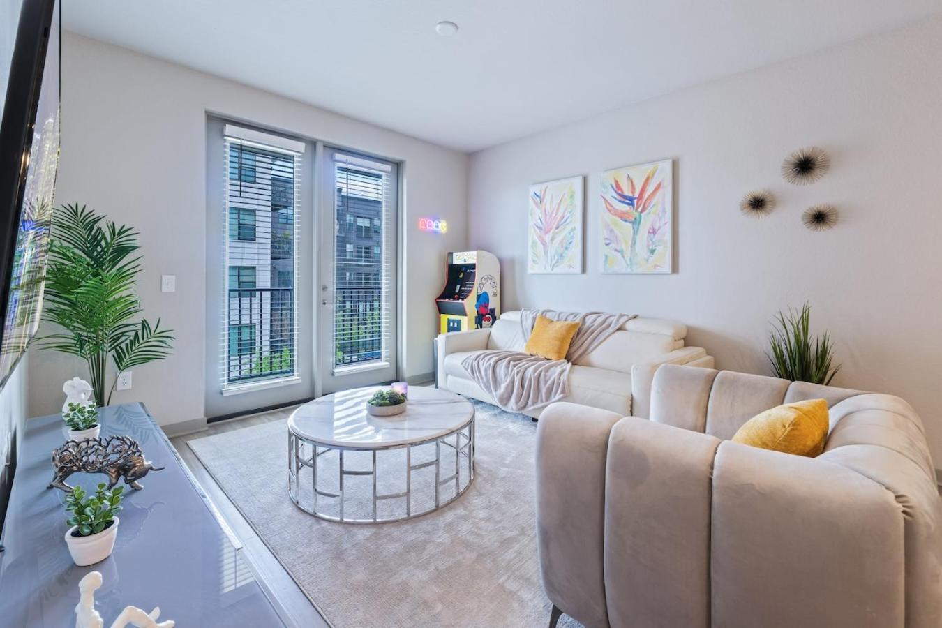 Tropicana Field 2 Bed In Dwtwn With Free Parking Apartment St. Petersburg Bagian luar foto