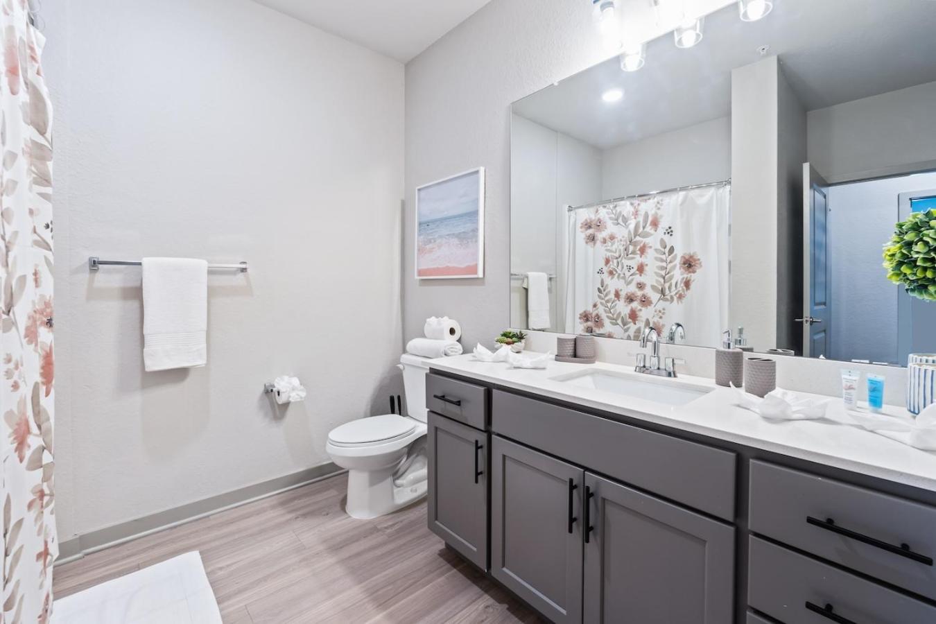Tropicana Field 2 Bed In Dwtwn With Free Parking Apartment St. Petersburg Bagian luar foto