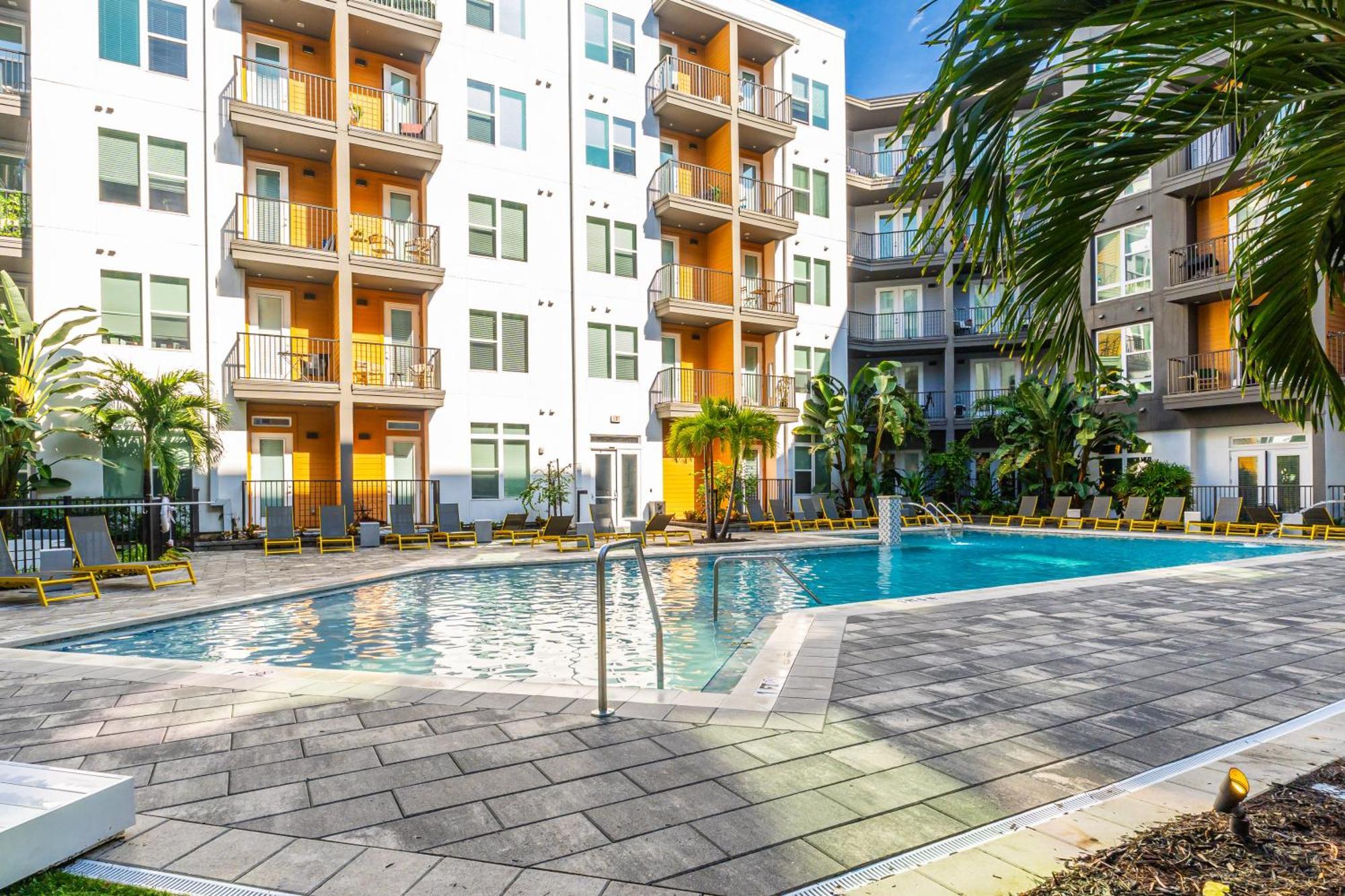 Tropicana Field 2 Bed In Dwtwn With Free Parking Apartment St. Petersburg Bagian luar foto