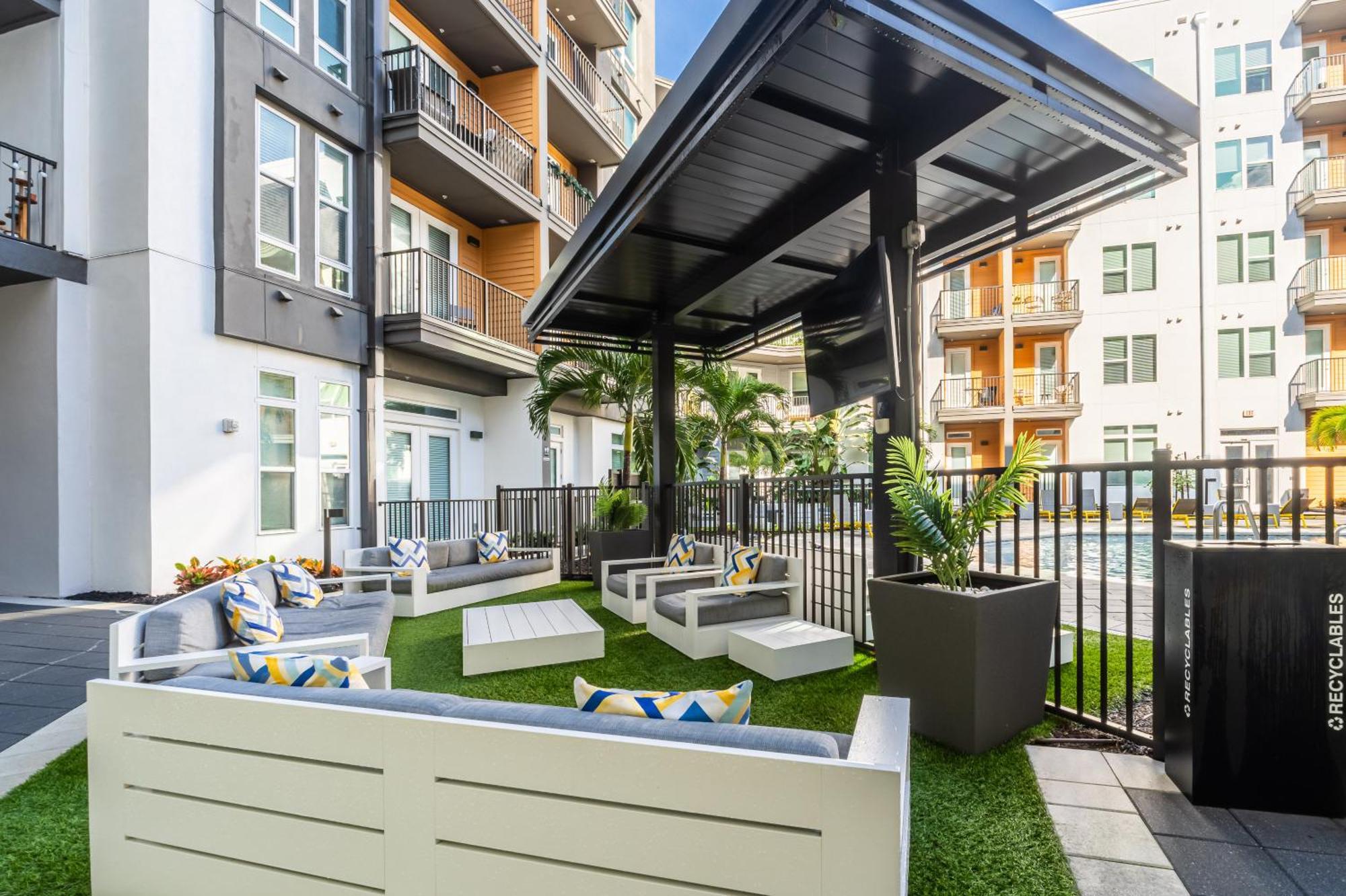Tropicana Field 2 Bed In Dwtwn With Free Parking Apartment St. Petersburg Bagian luar foto